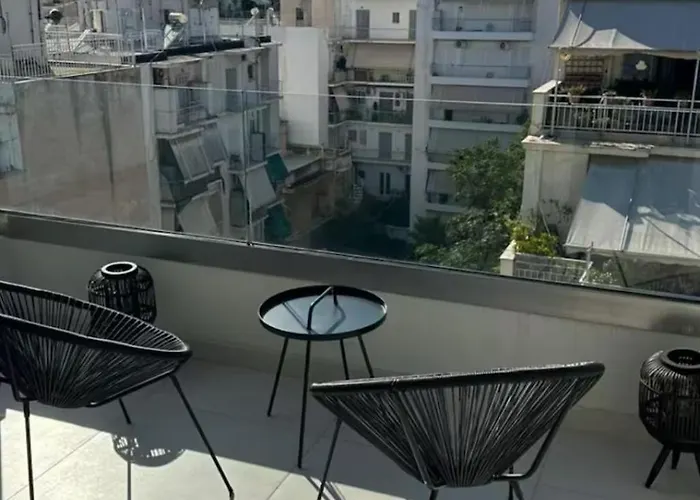 Luxury Maisonette With Shared Pool